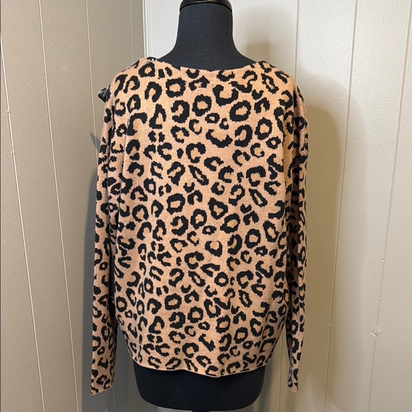 Rachel Zoe Women’s XL Boxy Crew Neck Sweater and Wrislet Set - Picture 4 of 6